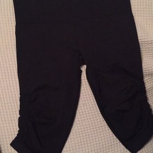 Lululemon gathered on the side crop pants
